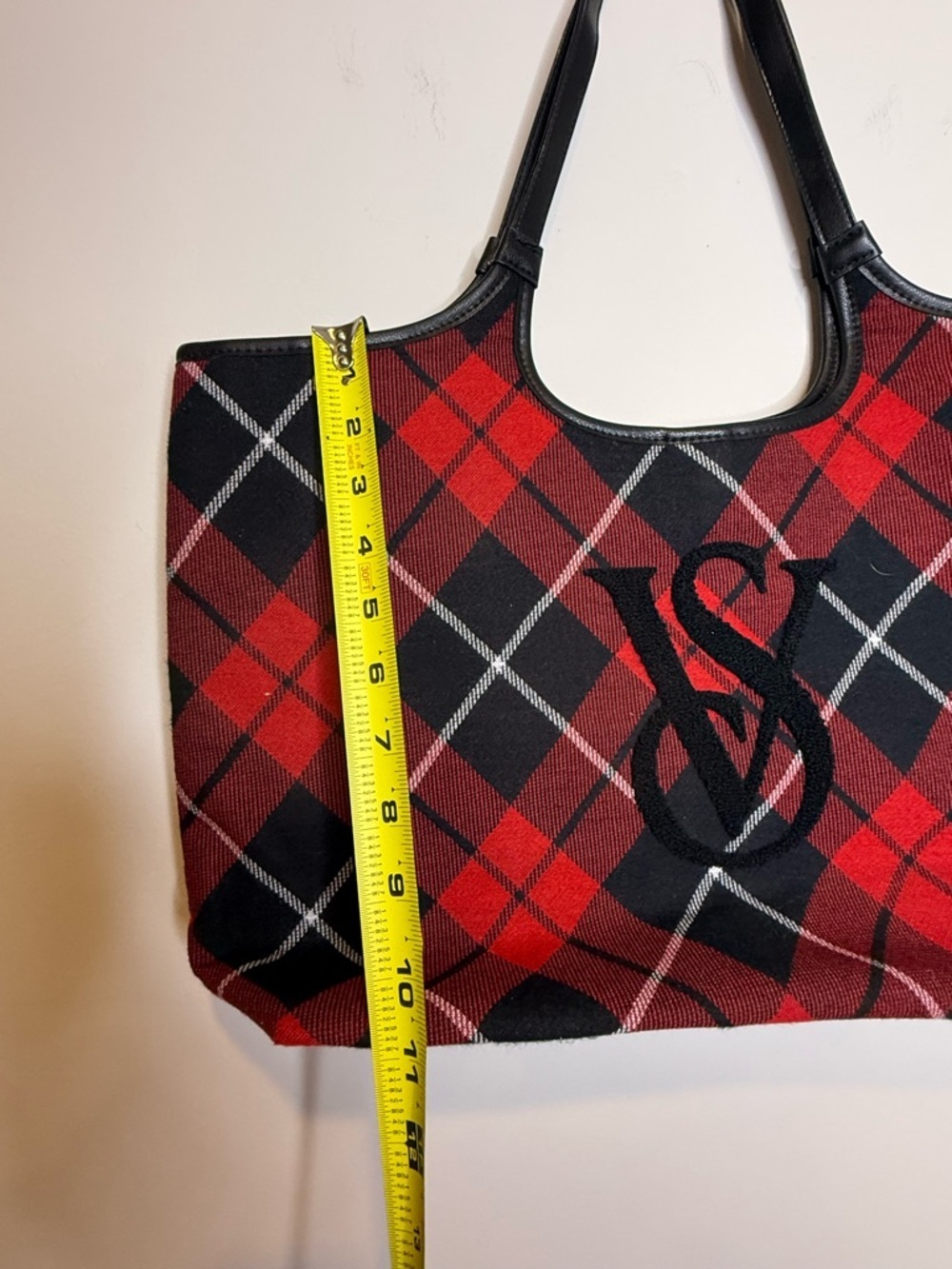 Victoria's Secret Plaid Tote Bag from the Black Friday 2023 collection - Picture 10 of 11